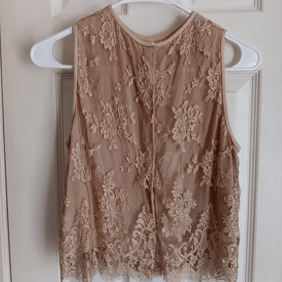 Ellen Tracy Ladies Lace sleeveless top. Size small - Picture 4 of 4